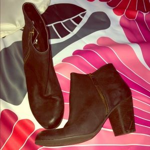 Black leather side zip bootie